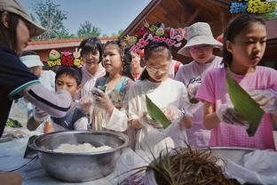 又一对双胞胎兄弟！阿门和奥萨尔赛后交换球衣